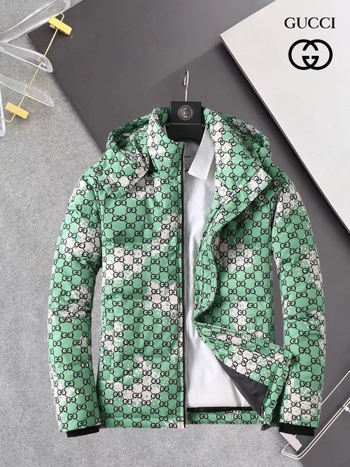 Gucci Premium Down Jacket with 90% Down and Logo
