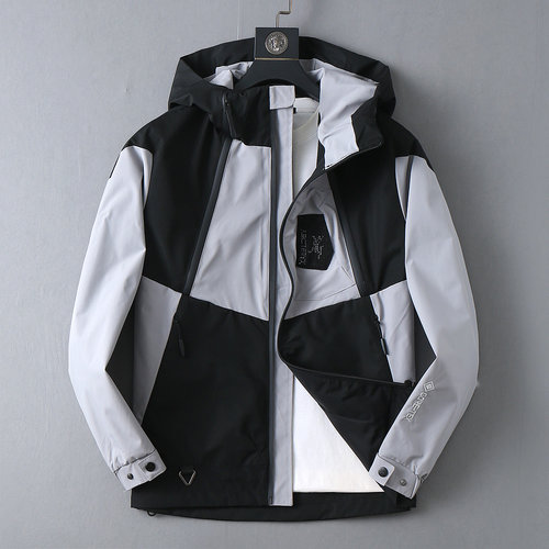 ArcTeryx Luxury Jacket with Breathable Fabric and Good Fit