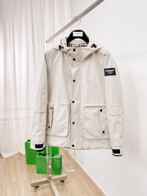 Burberry Pre-Sale Jacket with High Breathability and Soft Handfeel