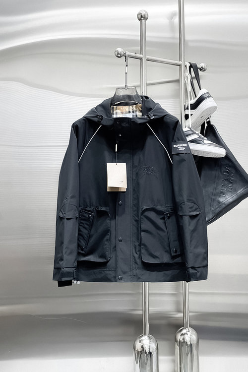 Burberry Pre-Sale Comfortable Jacket with Fine Details