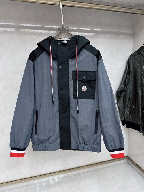 Moncler High-Quality Jacket with Breathable Fabric