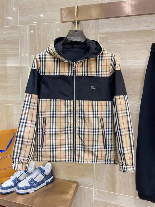 Burberry Premium Jacket with Brand Elements, Breathable & Soft
