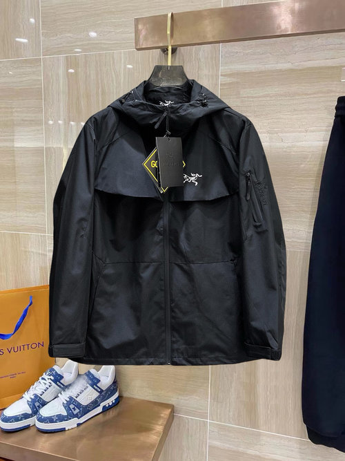 ArcTeryx Reversible Jacket with High Comfort and Fine Details