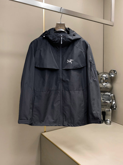 ArcTeryx Comfortable and Well-fitting Returnable Jacket