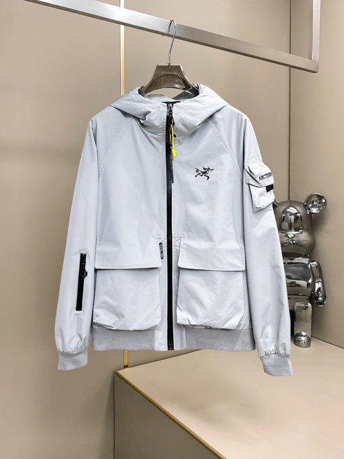 ArcTeryx High-quality Jacket with Breathable Fabric