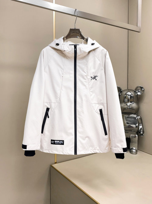 ArcTeryx High-quality Jacket with Breathable Fabric