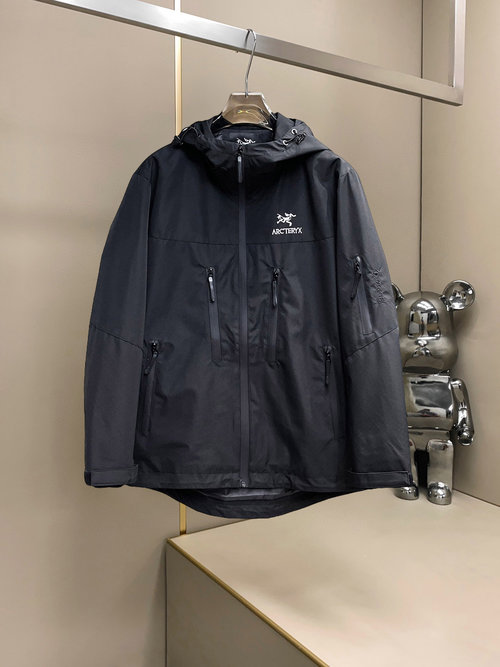 ArcTeryx Pre-sale Jacket: Three Labels, High Comfort