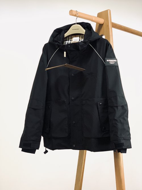 Burberry Functional Hooded Jacket for Everyday Wear