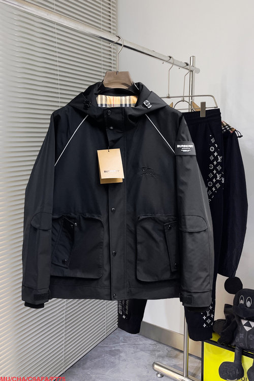Burberry Premium Jacket with Breathable Fabric and Great Fit