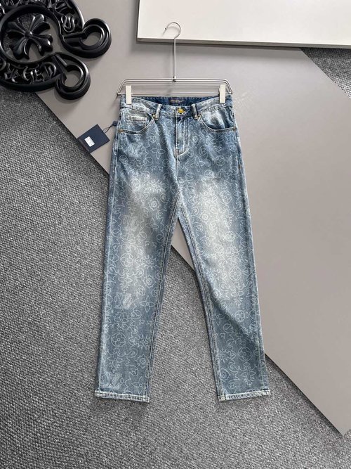 Louis Vuitton Returnable Jeans for Both Casual and Formal Settings
