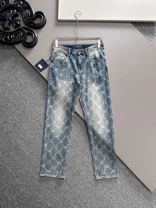 Louis Vuitton Returnable Jeans for Multiple Style Preferences