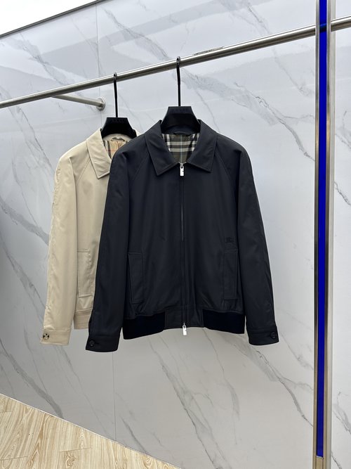 Burberry Comfortable and Slimming Collar Jacket