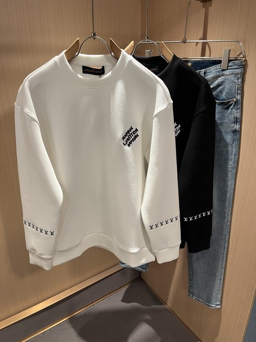 Louis Vuitton Stylish Long Sleeve Sweatshirt with Logo Embroidery
