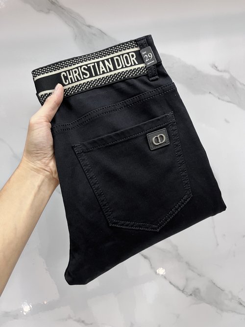 Dior Comfortable and Elastic Jeans
