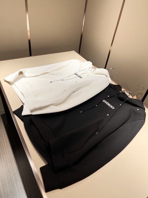 Gucci Unisex Hoodie with Logo Embroidery