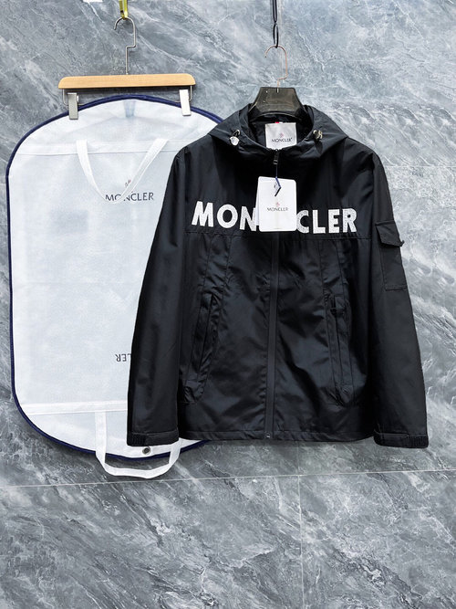 Moncler Reversible Jacket with High Comfort and Good Fit