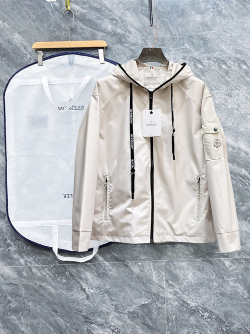 Moncler Return Allowed Jacket with High Comfort