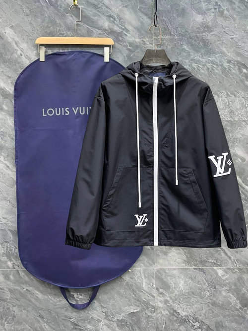 Louis Vuitton Full-labeled Jacket with High Comfort and Good Fit