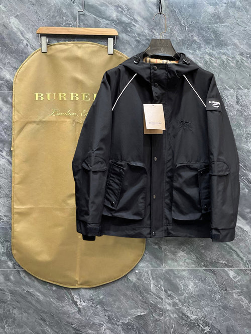 Burberry Full-labeled Jacket with High Comfort and Good Fit