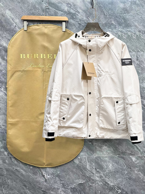 Burberry Full-labeled Jacket with High Comfort and Good Fit