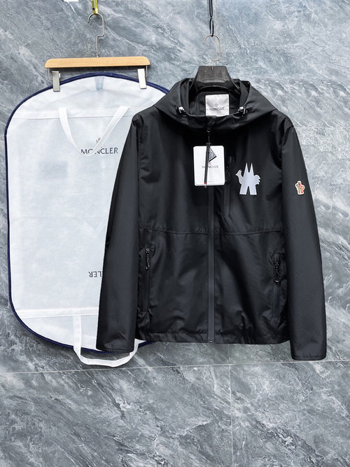 Moncler Retro - style Jacket with High - end Fabric