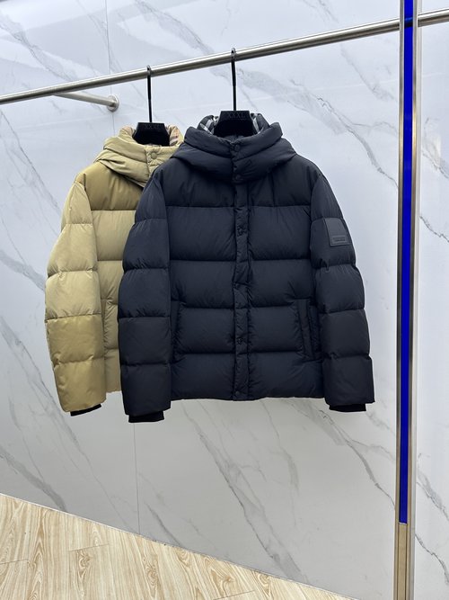 Burberry Down Jacket with Removable Hood and Premium Feathers