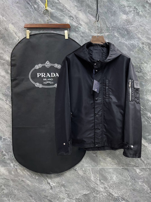 Prada Premium Jacket with Breathable Fabric and Great Fit