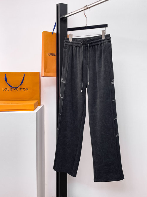 Balenciaga Casual Pants with Classic Logo and High Comfort