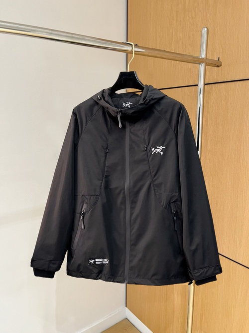 ArcTeryx Double-sided Jacket with High Comfort and Quality