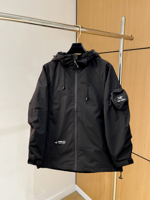 ArcTeryx Double-sided Jacket with High Comfort and Quality