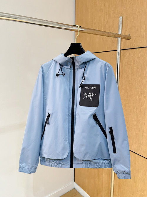 ArcTeryx Full-labeled Jacket with High Comfort and Good Fit