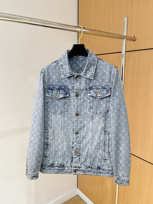 Louis Vuitton Premium Jacket with Breathable Fabric and Nice Fit