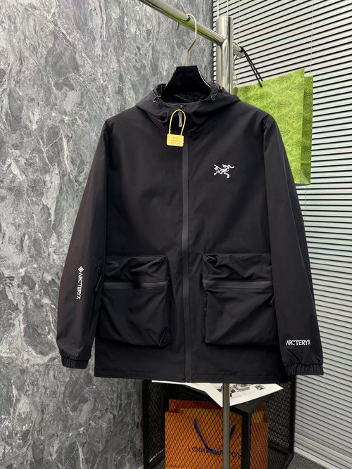 ArcTeryx High-quality Breathable Jacket with Exquisite Details