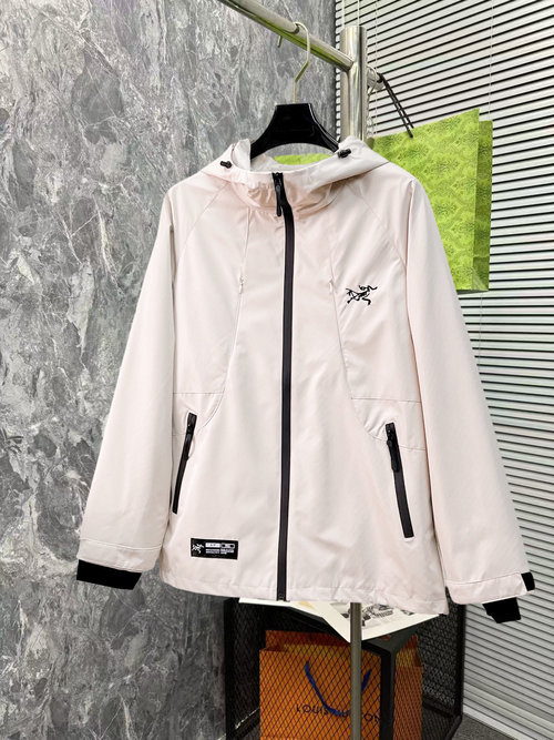 ArcTeryx Double - Sided Premium Jacket for Maximum Comfort