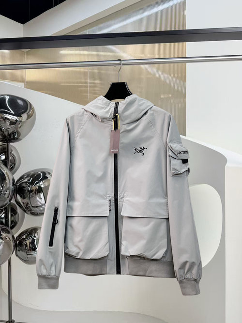 ArcTeryx High-quality Jacket with Breathable Fabric