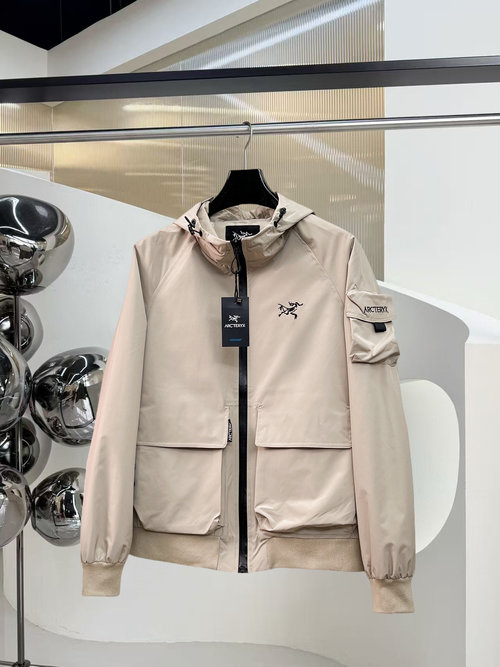 ArcTeryx High-quality Jacket with Breathable Fabric