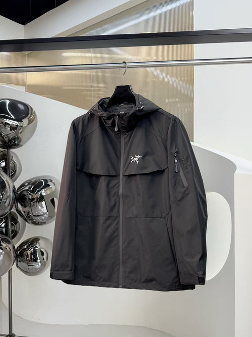 ArcTeryx Reversible Jacket with Premium Fabric and Flattering Fit