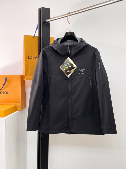 ArcTeryx Reversible Jacket with High Breathability