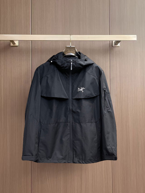 ArcTeryx Pre-sale Comfortable Jacket with a Good Fit