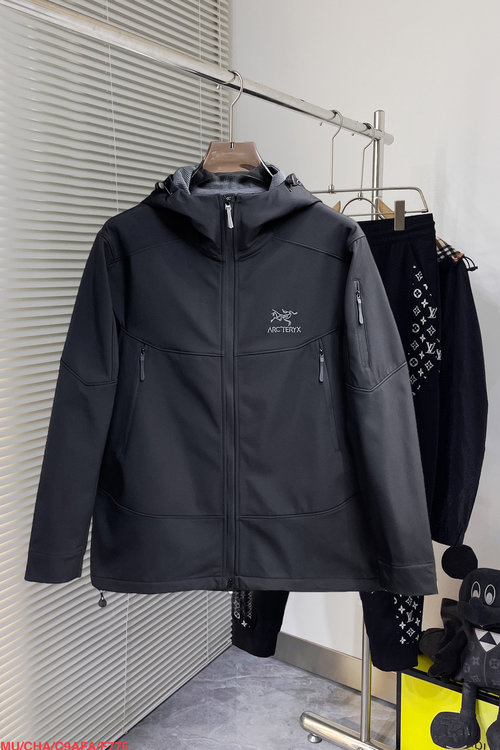 ArcTeryx Reversible Jacket with High Breathability and Good Fit