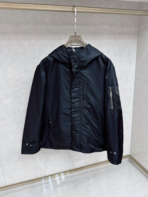 Prada Pre-sale Comfortable Jacket with Fine Details