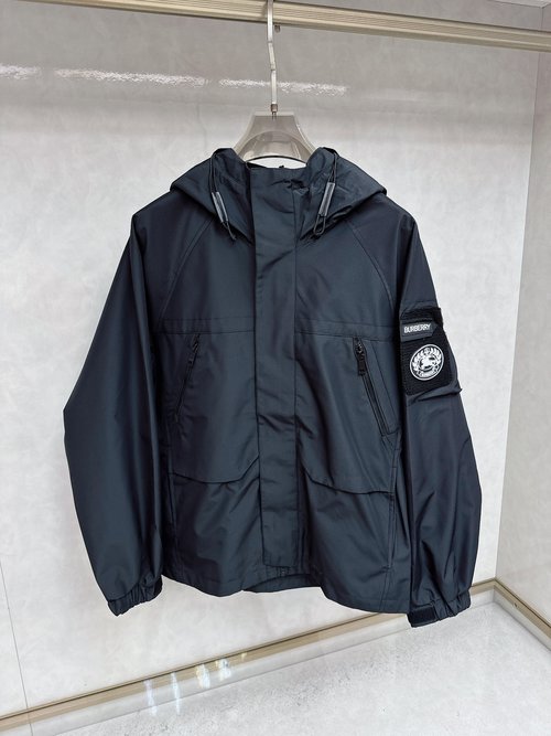 Burberry Premium Breathable Jacket with Good Fit