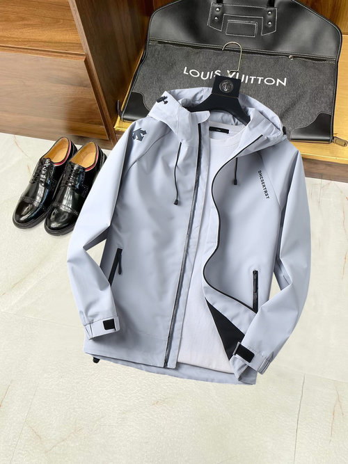 Descente Premium Jacket with Breathable Fabric and Nice Fit