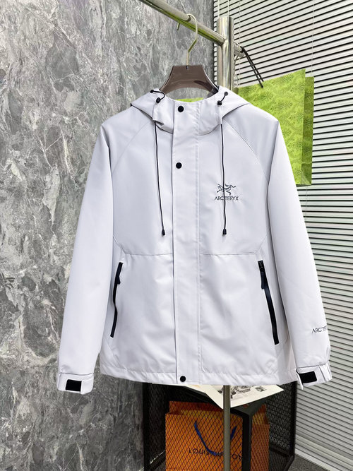 ArcTeryx Reversible Jacket with High Comfort and Good Fit