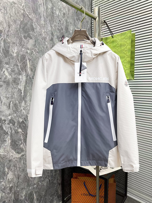Moncler Quality Jacket with Fine Details and Soft Feel
