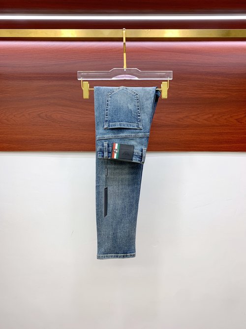 Gucci Premium Jeans: Tailored Fit for Ultimate Comfort
