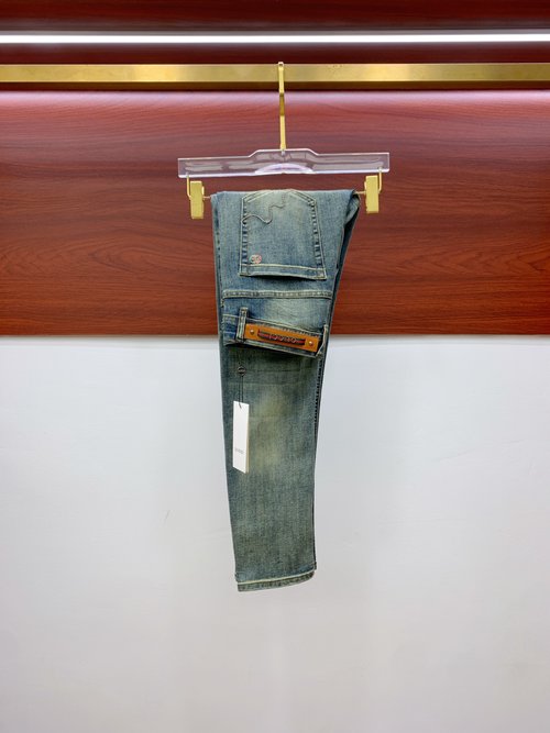 Gucci Elite Elastic Jeans for High Comfort