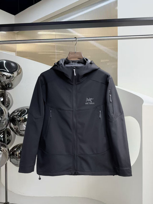 ArcTeryx Reversible Jacket with High Comfort and Good Fit