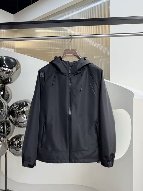 Descente Reversible Jacket with High Comfort and Good Fit