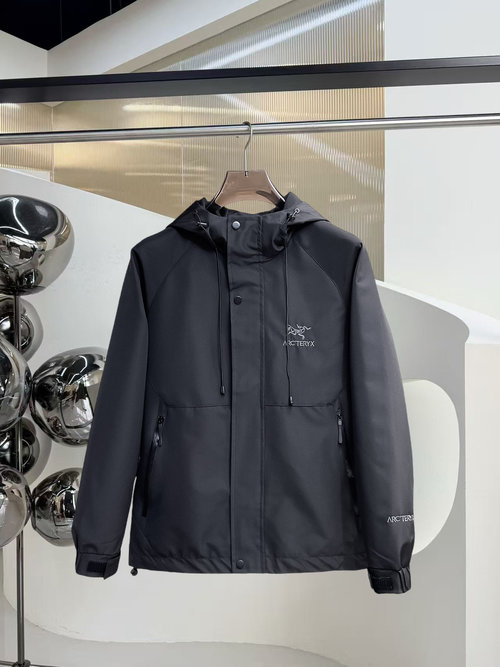 ArcTeryx Reversible Jacket Made of High - Quality Fabric
